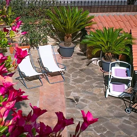Quattro Lune Bed & Breakfast 3*